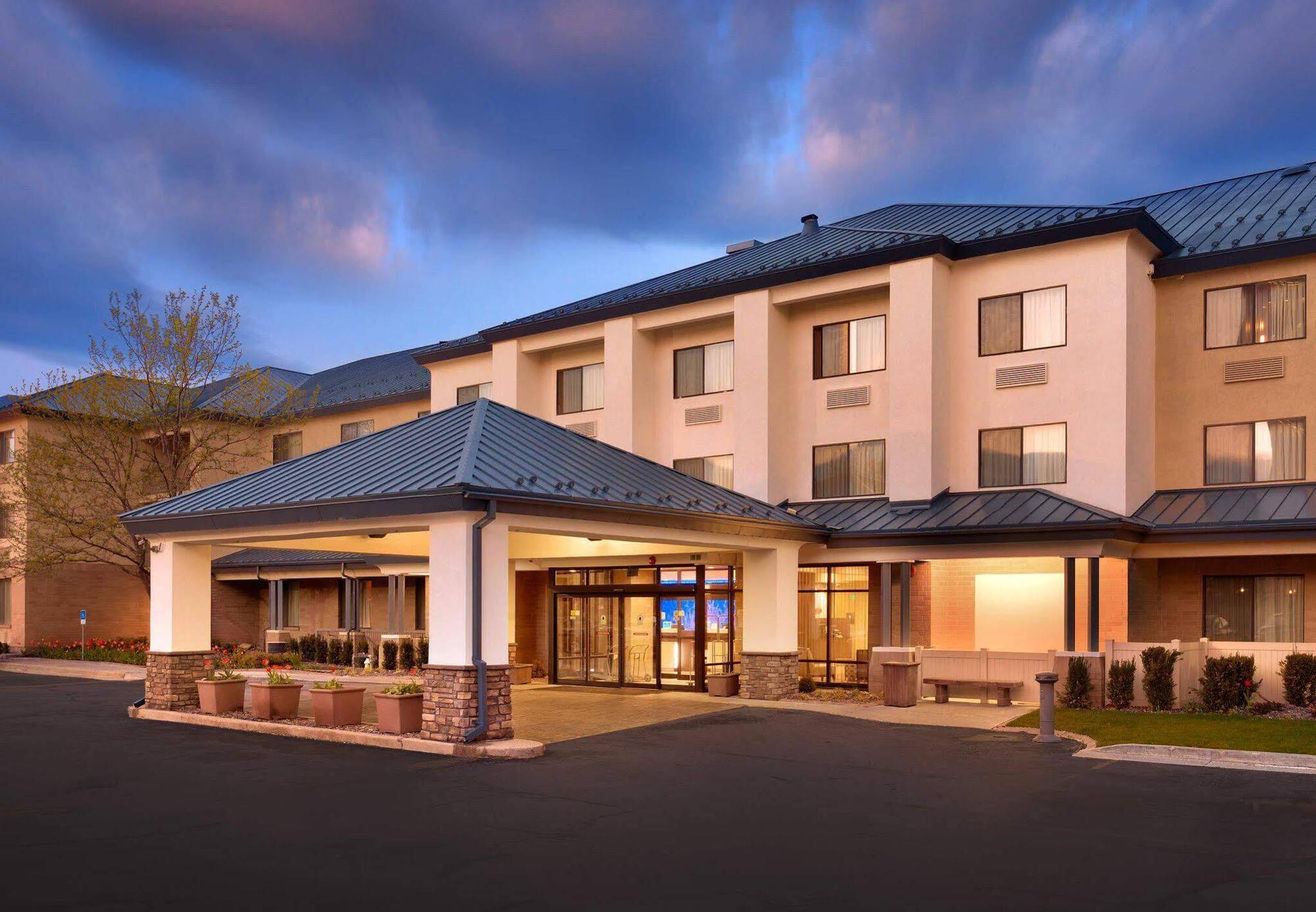 Courtyard By Marriott Salt Lake City Downtown Exterior photo