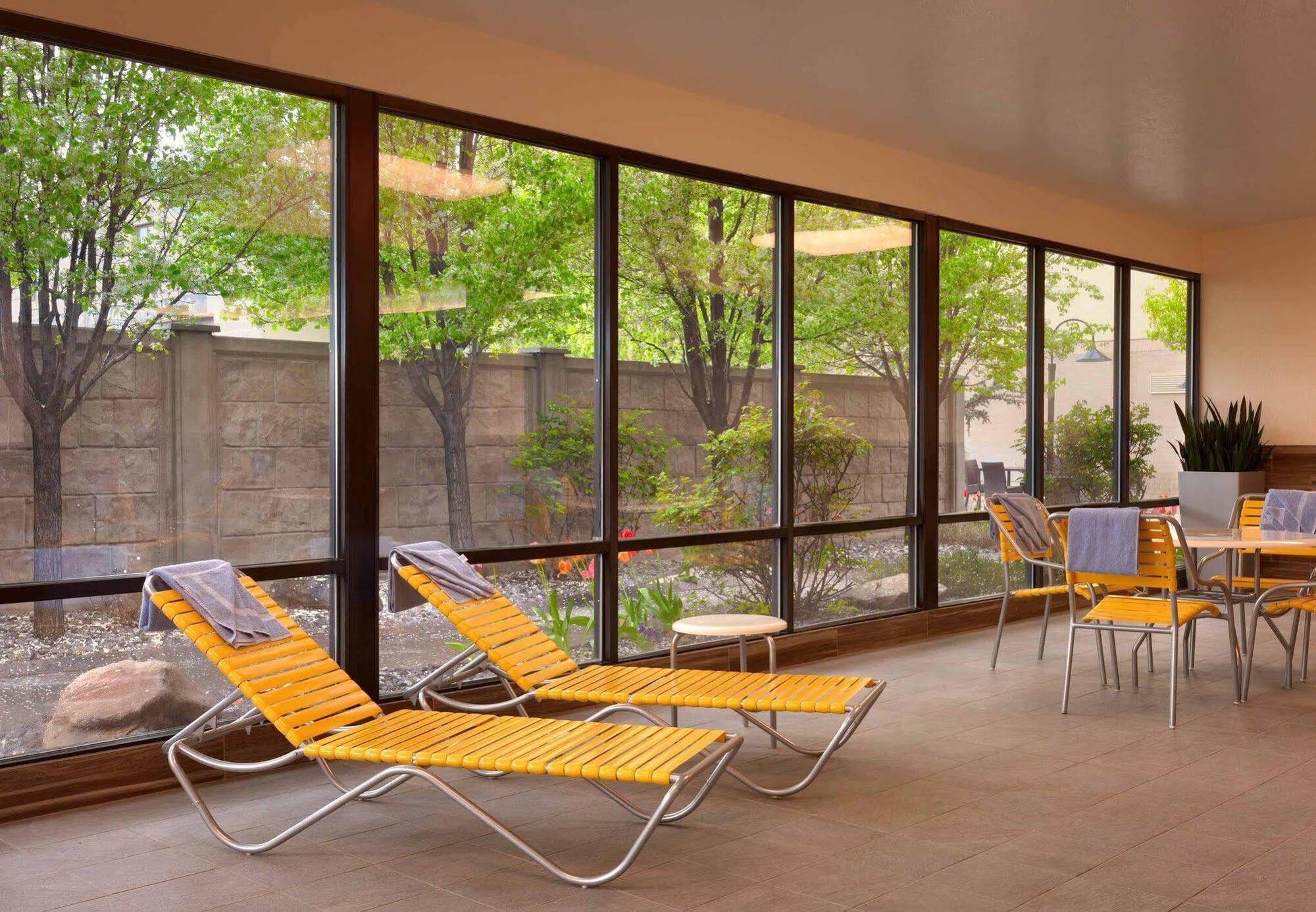 Courtyard By Marriott Salt Lake City Downtown Exterior photo